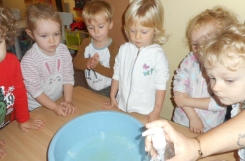 2021-10-07 - Kotki - Uczymy się myć ręce