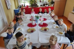 2022-01-21 - Biedronki - Elegancki obiad z okazji Dnia Babci i Dziadka