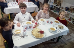 2022-01-21 - Sowy - Elegancki obiad z okazji Dnia Babci i Dziadka