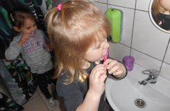 2023-03-27 - Biedronki - Myjemy zęby