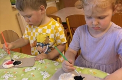 2024-04-21 - Żabki - Malujemy biedronkę z masy solnej