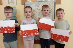 2024-04-30 - Pszczółki - Flaga Polski - wydzieranka, doskonalimy sprawność motoryki małej