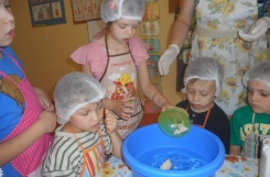 2024-06-24 - Pszczółki - Pieczemy chleb na śniadanie