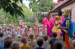 2024-09-06 - Wszystkie grupy - Zabawa plenerowa z Teatrem Magmowcy 