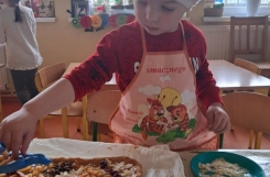 2025-04-14 - Motylki - Ozdabiamy mazurek