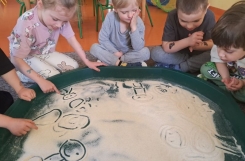 2025-04-25 - Motylki - Sensoryczny piątek